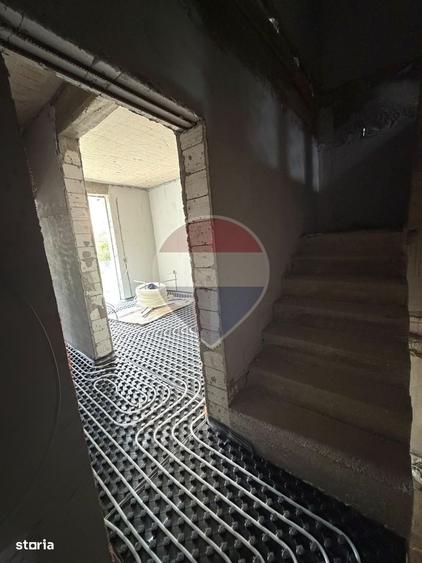 Casă cu 4 camere cu Teren 230 Mp în Central
