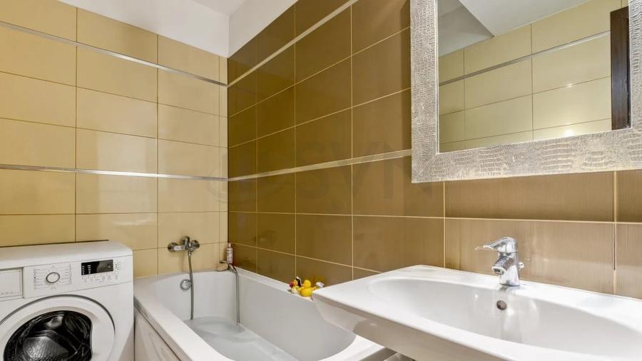 Apartament cu 3 camere decomandat în Victoriei