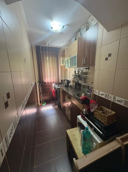 Apartament cu 3 camere semidecomandat în Pantelimon