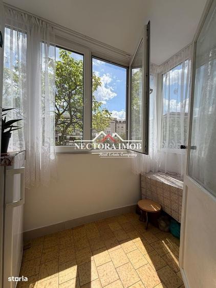 Apartament cu 3 camere decomandat în Central