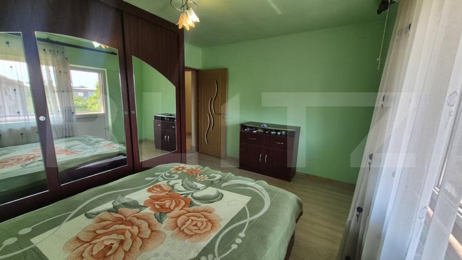 Apartament cu 3 camere decomandat în Carpați 2