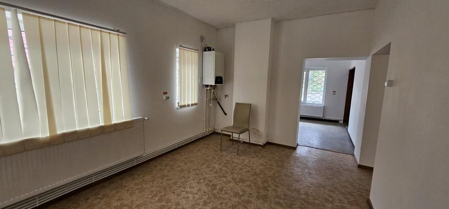 Spațiu comercial, de 102.51999664307 mp, în Zemeș