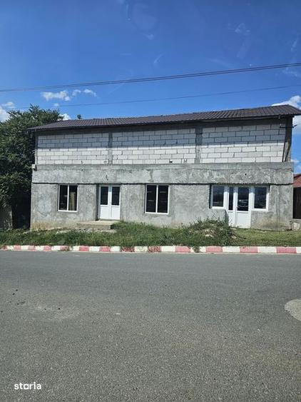 Casă cu 3 camere cu Teren 300 Mp în Lunca