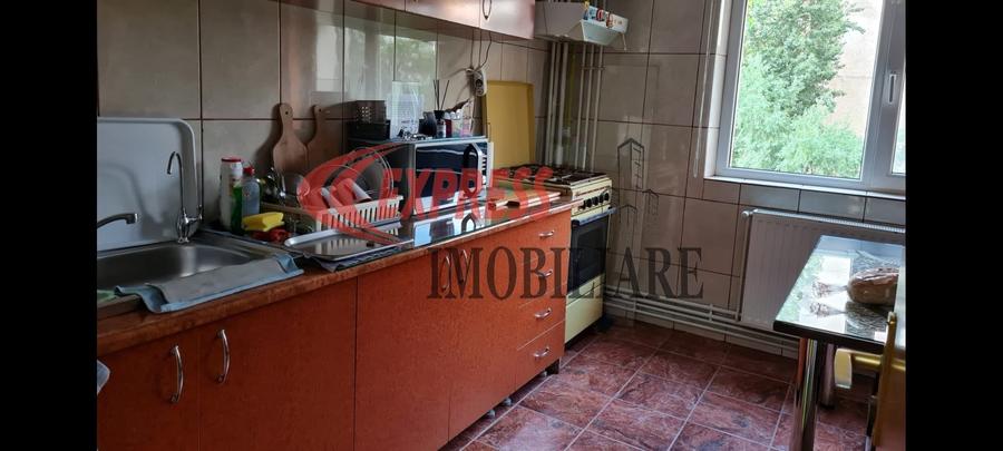 Apartament cu 3 camere decomandat în Vitan Mall