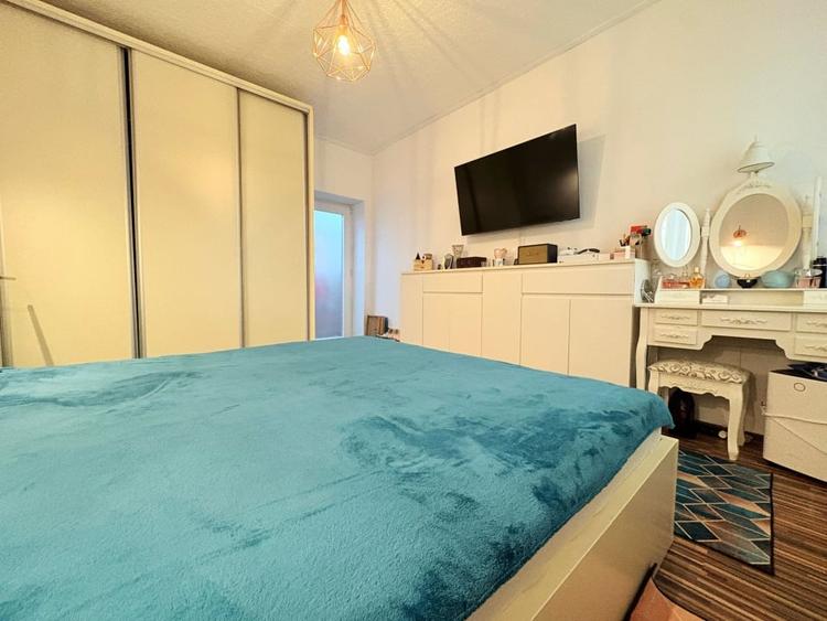 Apartament cu 3 camere decomandat, mobilat în Palas