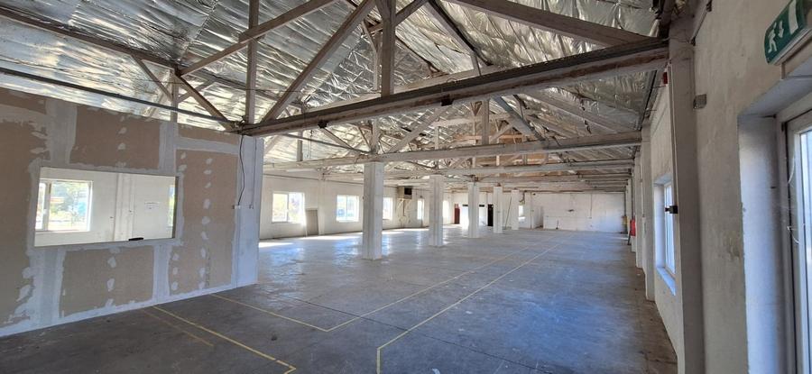 Spațiu industrial, de 750 mp, în Iosia-Nord