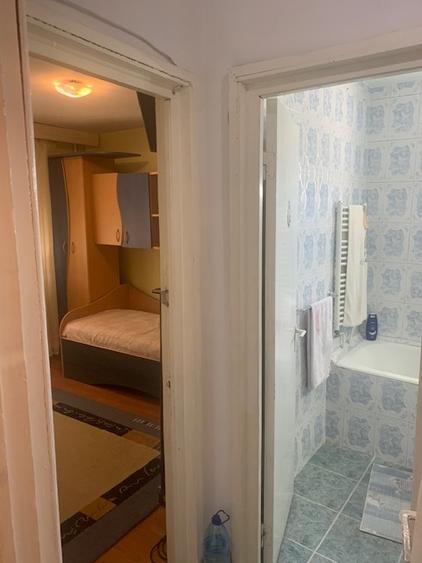 Apartament cu 2 camere semidecomandat, mobilat în Sud