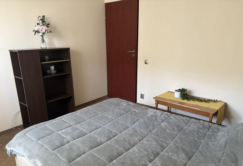 Apartament cu 3 camere decomandat, mobilat în Valea Ialomiței