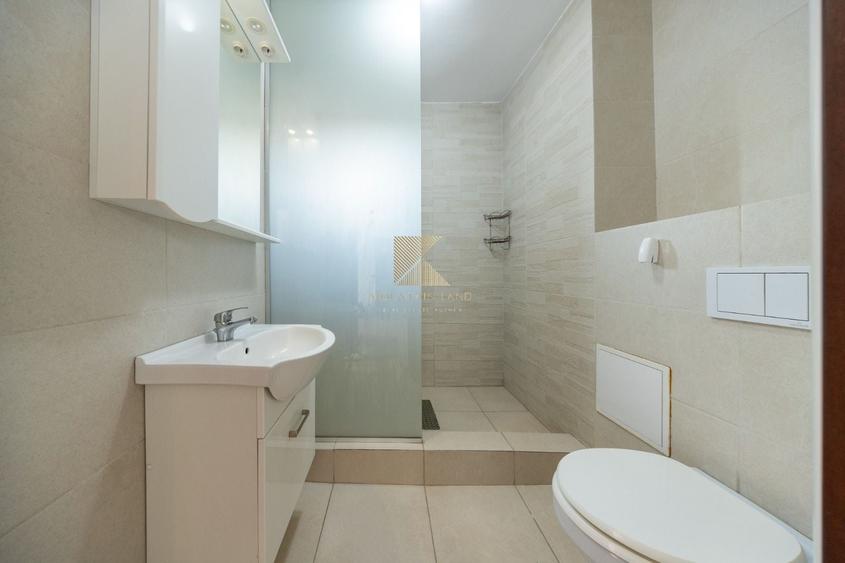 Apartament cu 3 camere semidecomandat în Gării