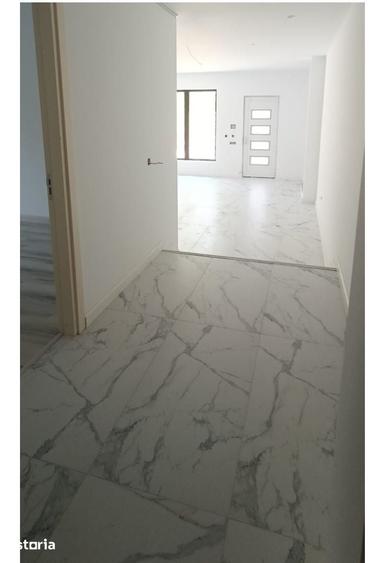 Apartament cu 3 camere decomandat în Păulești