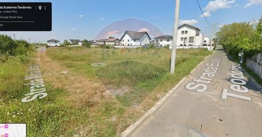 Teren Construcții intravilan de 3300 mp, în Odăi