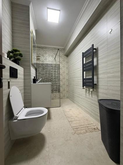 Apartament cu 3 camere semidecomandat în Central
