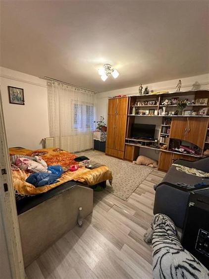 Casă individuală cu 4 camere cu Canalizare în Rahova