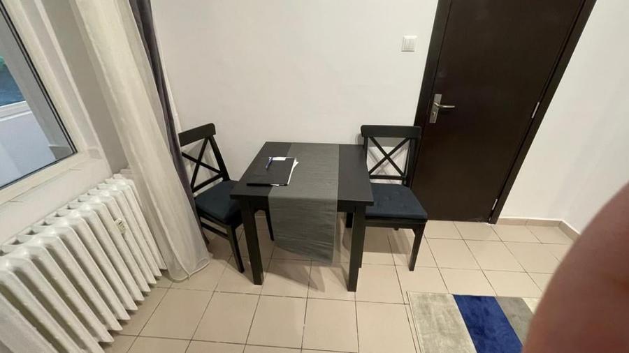 Garsonieră în Titan
