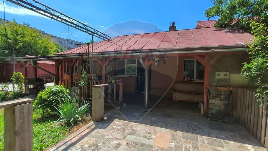 Casă individuală cu 3 camere cu Teren 935 Mp în Micro 14