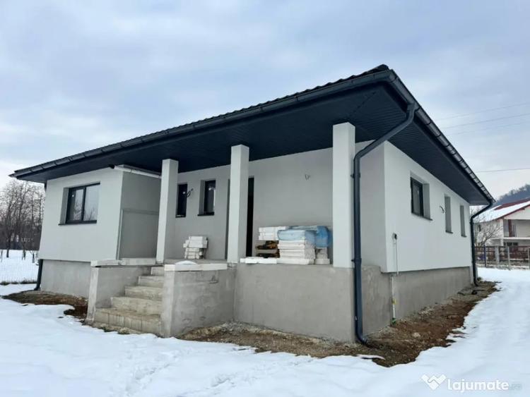 Casă cu 3 camere cu Teren 1200 Mp în Tăuții-Măgherăuș