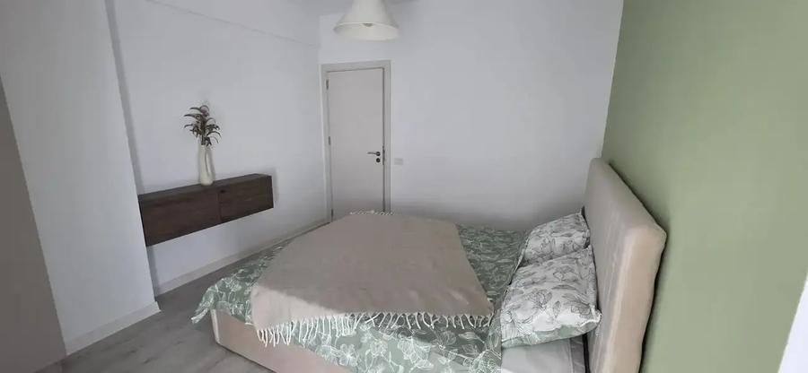 Apartament cu 2 camere semidecomandat, mobilat în Central