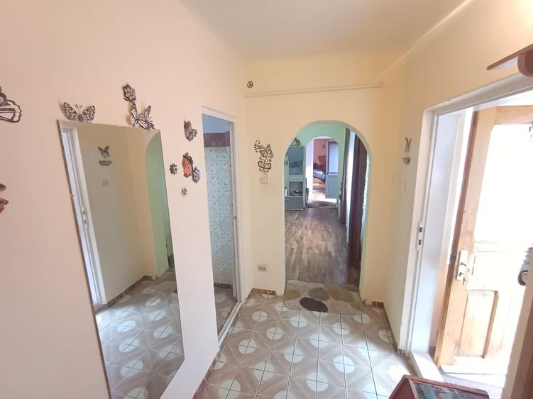 Casă cu 3 camere cu Teren 158 Mp în Central