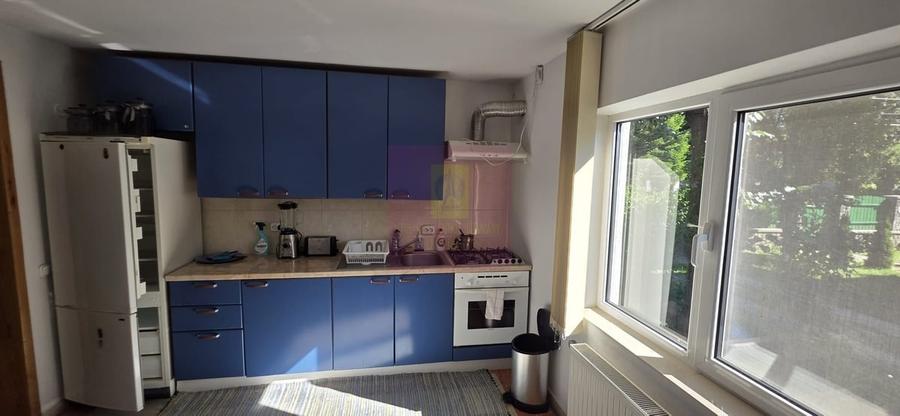 Casă cu 4 camere în Central