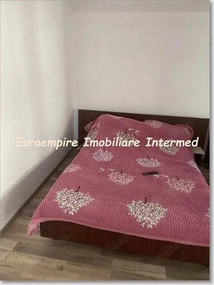 Casă cu 6 camere cu Teren 400 Mp în Central