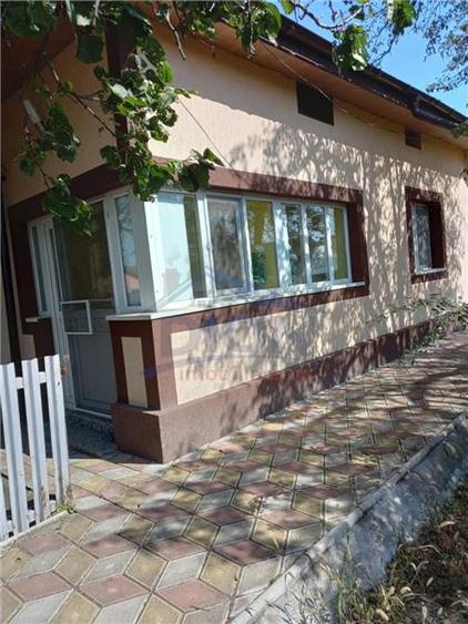 Casă individuală cu 4 camere cu Teren 1022 Mp în Ulmeni