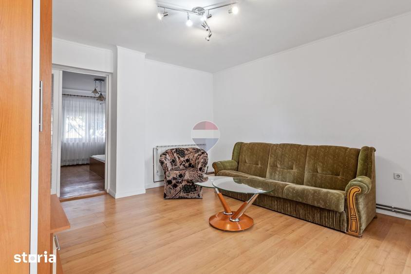 Casă cu 4 camere cu Teren 250 Mp în Grădiște