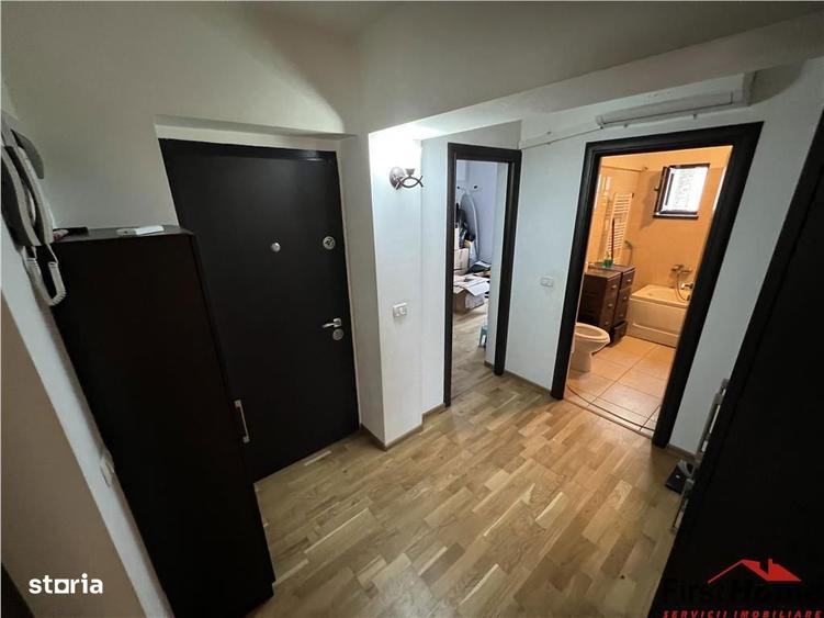 Apartament cu 3 camere, mobilat în Central