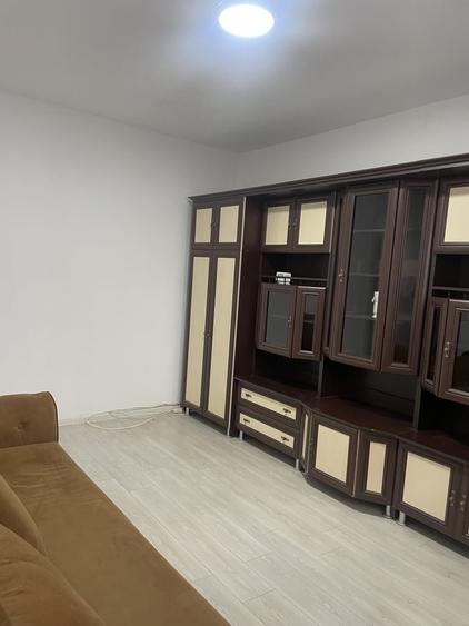 Apartament cu 3 camere decomandat în Militari