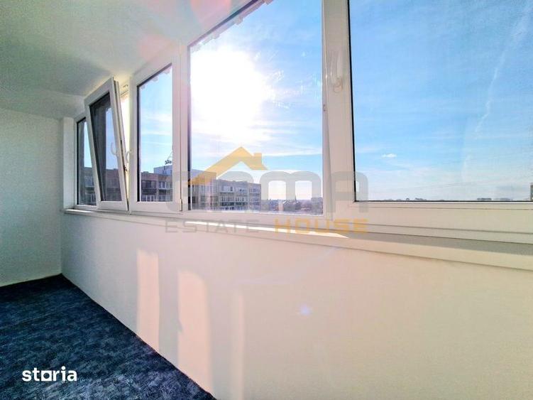 Apartament cu 3 camere decomandat în Polivalentă