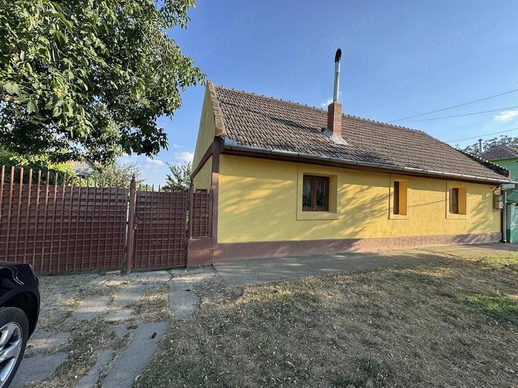 Casă cu Teren 720 Mp în Bobda