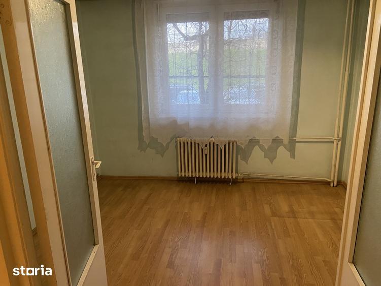 Apartament cu 3 camere decomandat în Rogerius