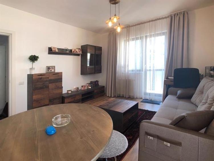 Apartament cu 2 camere decomandat, mobilat în Parcul Carol