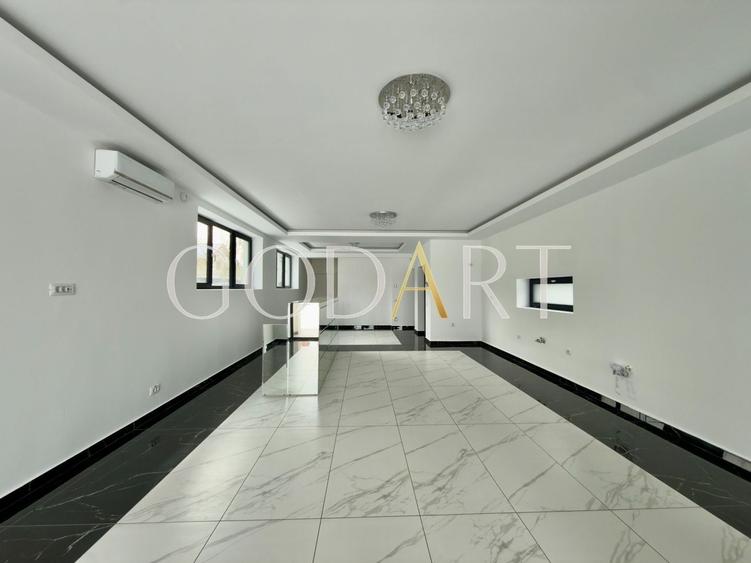 Casă individuală cu 7 camere cu Canalizare în Pipera
