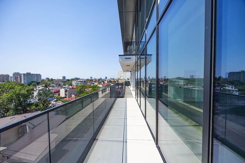 Penthouse cu 4 camere decomandat în Decebal
