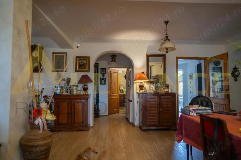 Casă cu Teren 1800 Mp în Izvorani
