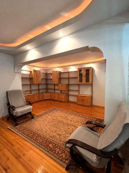 Apartament cu 4 camere decomandat în Micro 20