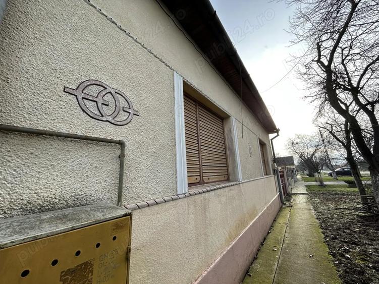 Casă cu 4 camere cu Teren 1500 Mp în Mândruloc