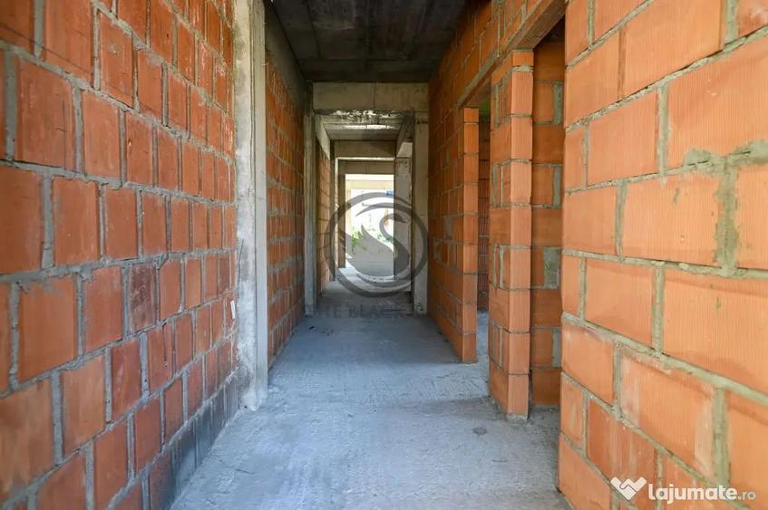 Casă cu 5 camere cu Teren 384 Mp în Central