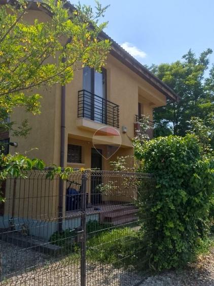 Casă individuală cu 6 camere cu Teren 751 Mp în Corbeanca