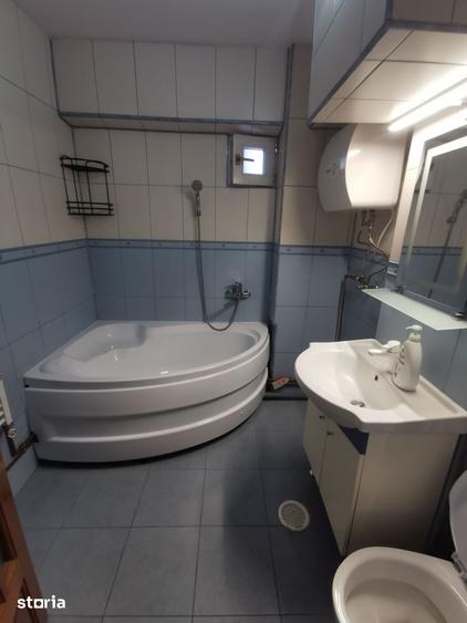 Apartament cu 4 camere decomandat în Exterior Vest