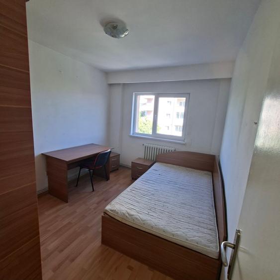 Apartament cu 4 camere decomandat în Mărăști