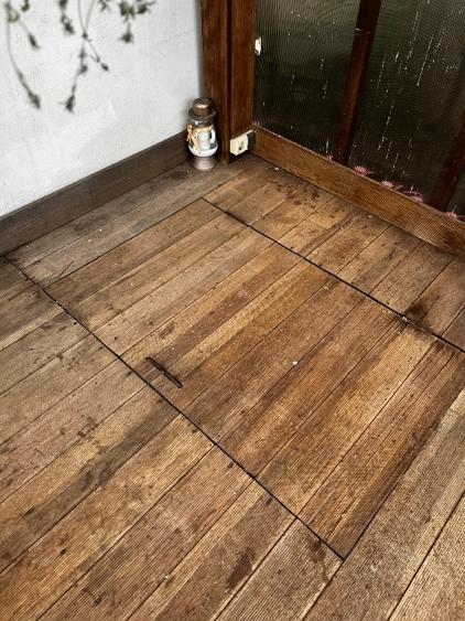 Casă individuală cu 3 camere cu Canalizare în Gura Vitioarei