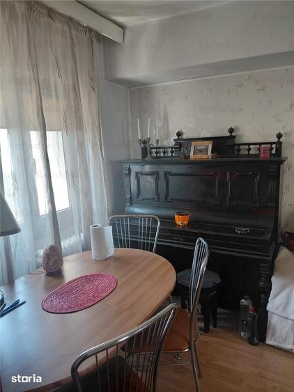 Apartament cu 4 camere decomandat în Pantelimon