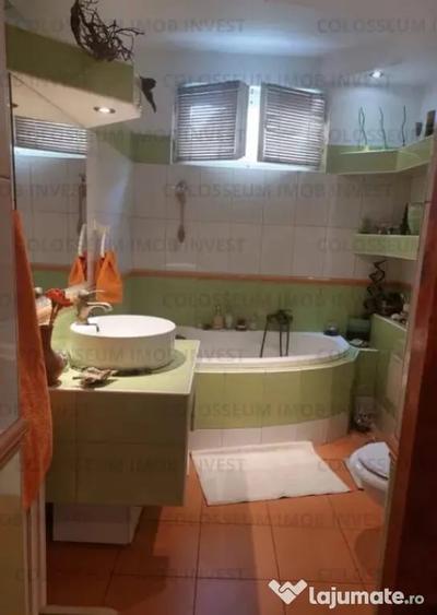 Apartament cu 3 camere decomandat în Centrul Istoric