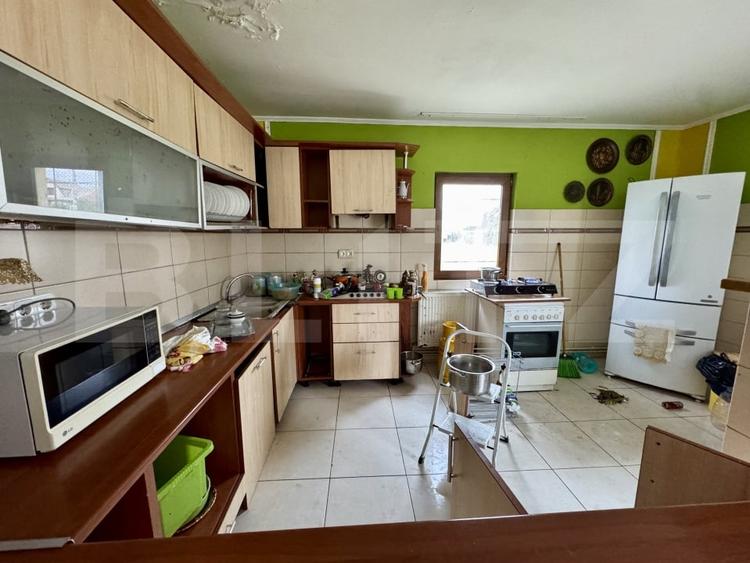 Casă individuală cu 6 camere cu Canalizare în Mureșeni