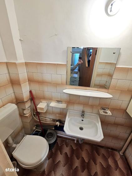 Apartament cu 3 camere semidecomandat, mobilat în Obor