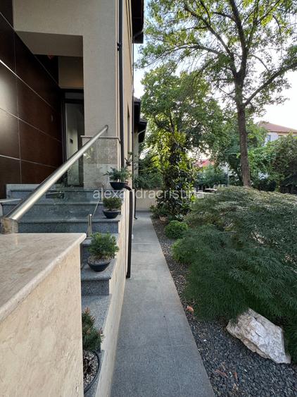 Apartament în vilă | 4 dormitoare | Curte cu grădină japoneză | Garaj, Mă
