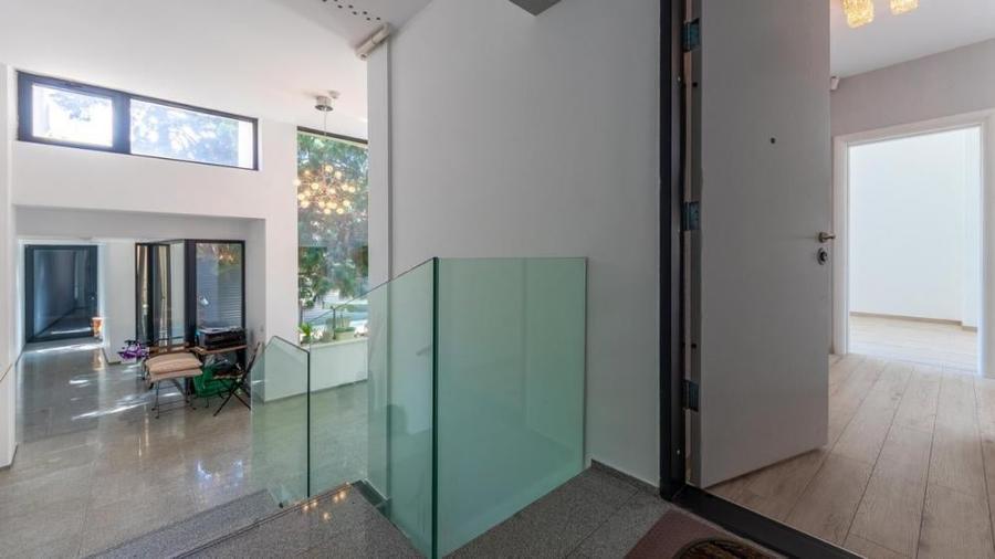 Apartament cu 5 camere în Banu Manta