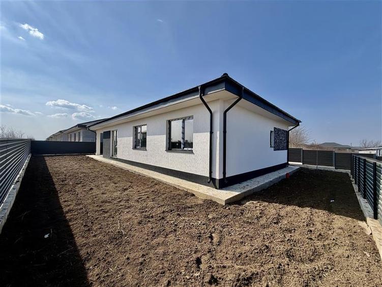 Casă individuală cu 4 camere cu Teren 400 Mp în Miroslava