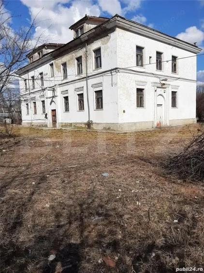 Spațiu comercial, de 596 mp, în Filipeștii de Pădure